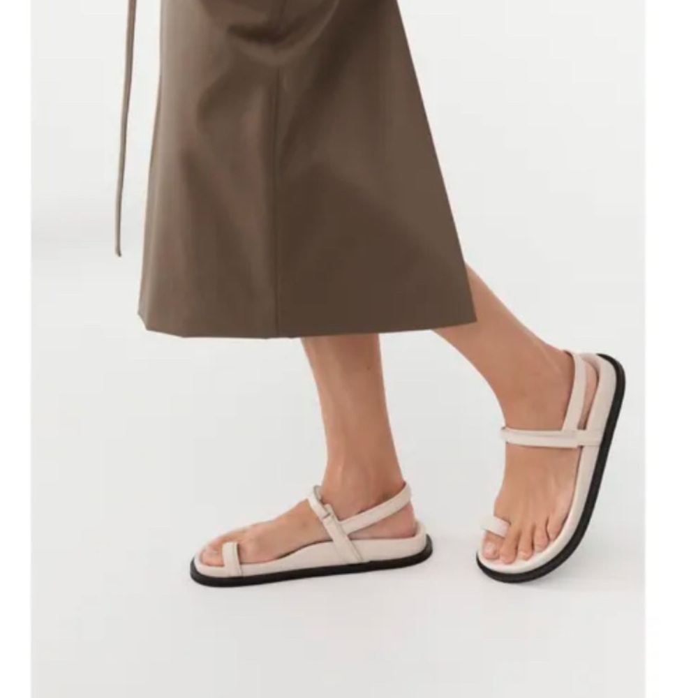 ST. AGNI Keko Cream Leather Sandals